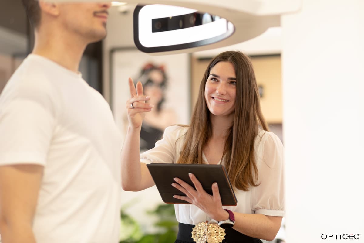 Des mesures 3D pour personnaliser la taille et la position des verres selon votre morphologie. Du 100% sur mesure.